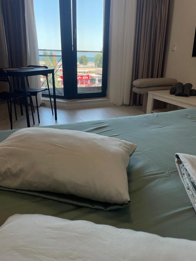 Apartment Ini Solid House Butoaie