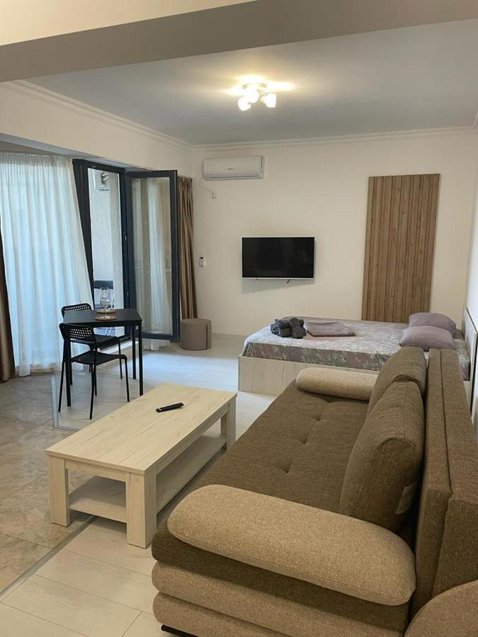 Ini Solid House Butoaie Apartment Mamaia