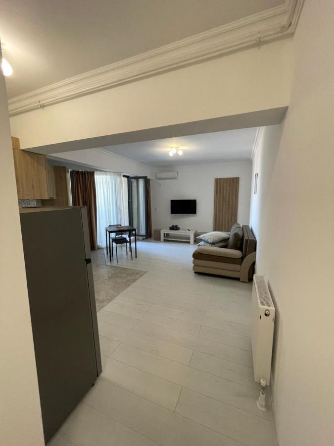 Ini Solid House Butoaie Apartment *