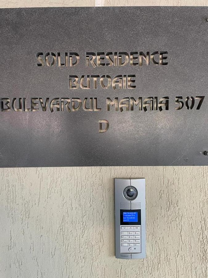 Apartment Ini Solid House Butoaie